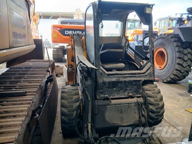 JCB 155 Krautuvai su šoniniu pasukimu
