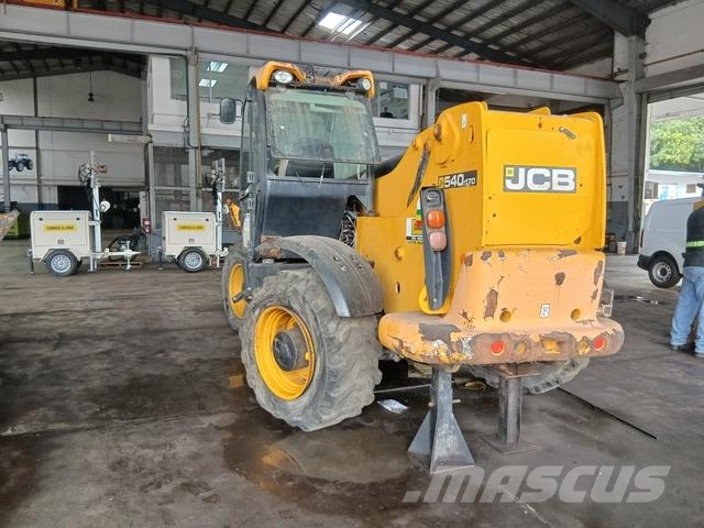 JCB 540-170 مناولات متداخلة