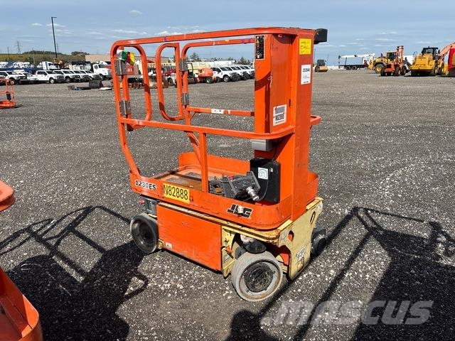 JLG 1230ES Вертикални мачтови повдигачи