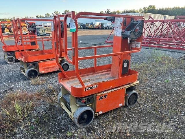 JLG 1230ES Вертикални мачтови повдигачи
