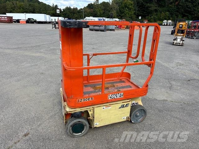 JLG 1230ES Вертикални мачтови повдигачи