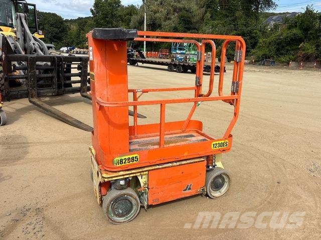JLG 1230ES Plataformas con jaula de elevación