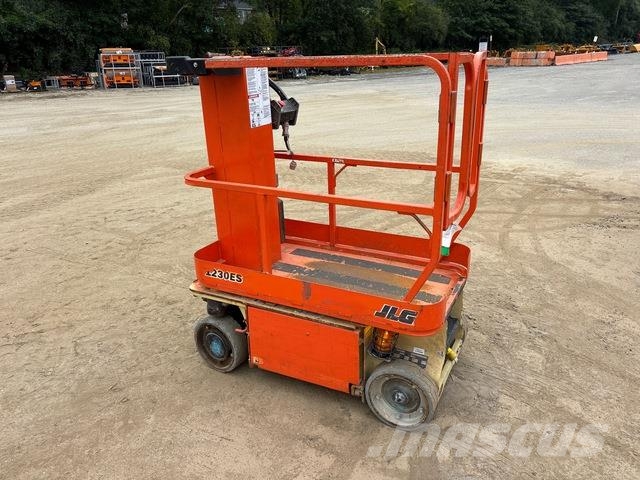 JLG 1230ES Vertical mast lifts