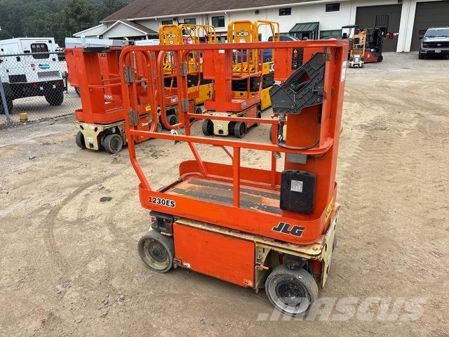 JLG 1230ES Vertical mast lifts