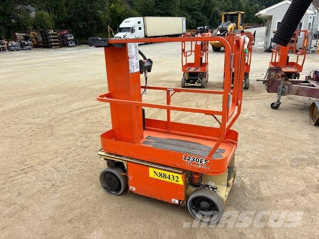 JLG 1230ES Vertical mast lifts