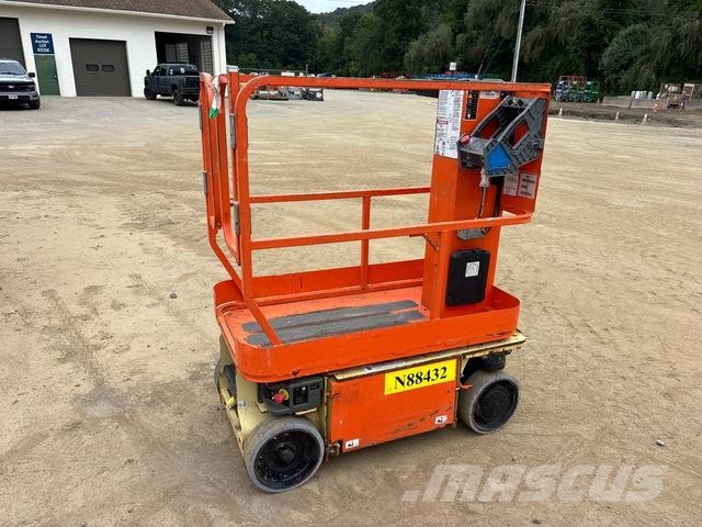 JLG 1230ES Vertical mast lifts