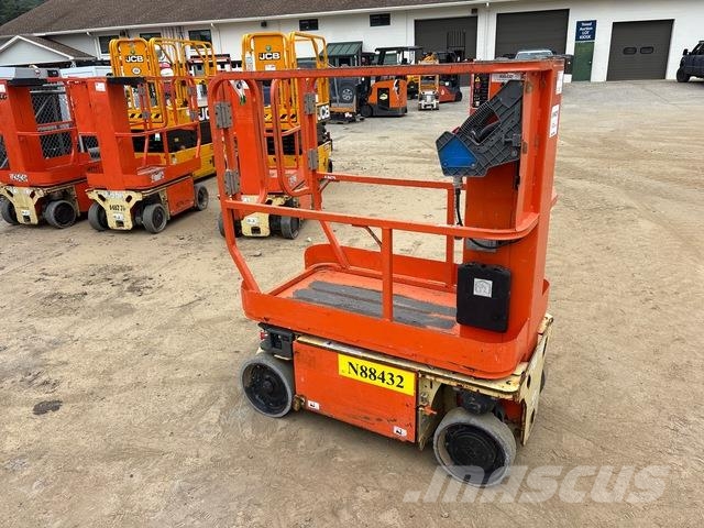 JLG 1230ES Vertical mast lifts