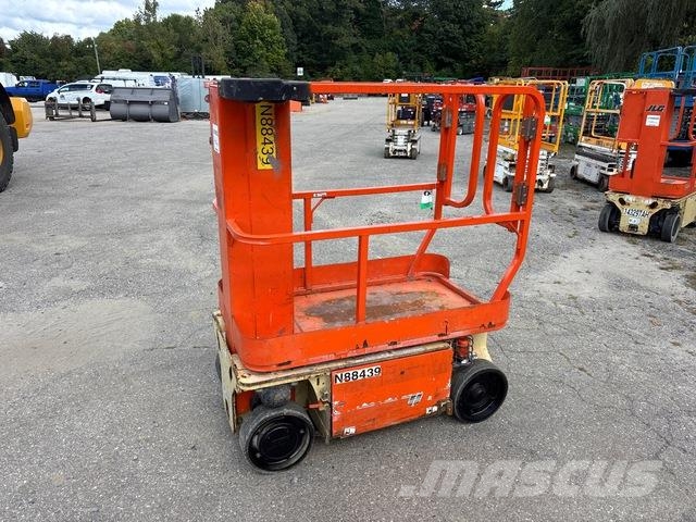 JLG 1230ES Вертикални мачтови повдигачи
