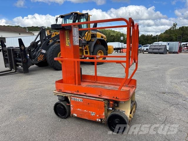 JLG 1230ES Вертикални мачтови повдигачи
