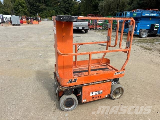 JLG 1230ES Vertical mast lifts