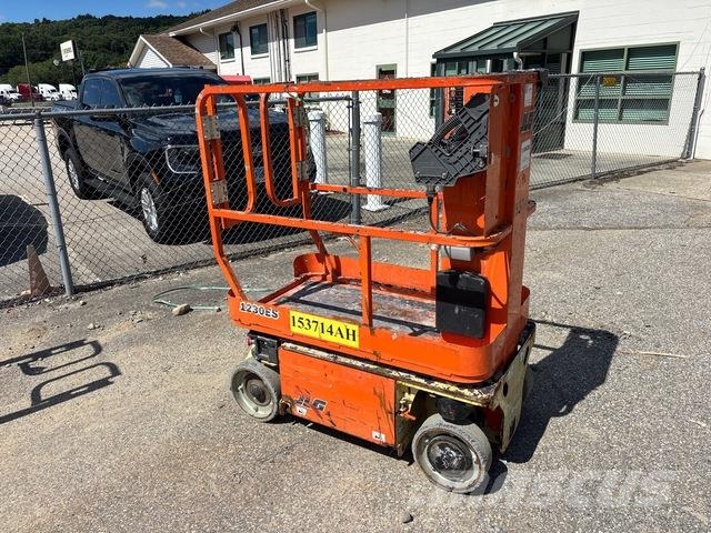 JLG 1230ES Вертикални мачтови повдигачи
