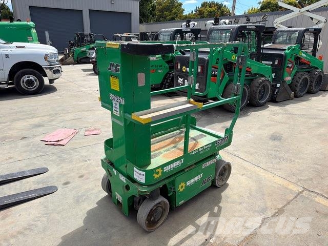 JLG 1230ES Jarbolne penjajuće platforme