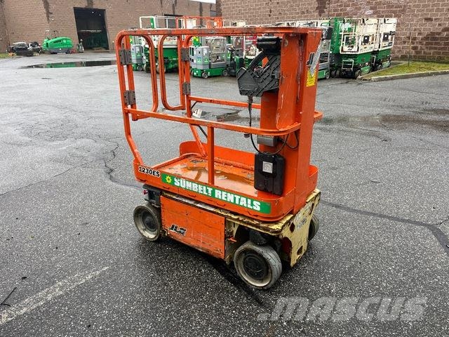 JLG 1230ES Vertical mast lifts