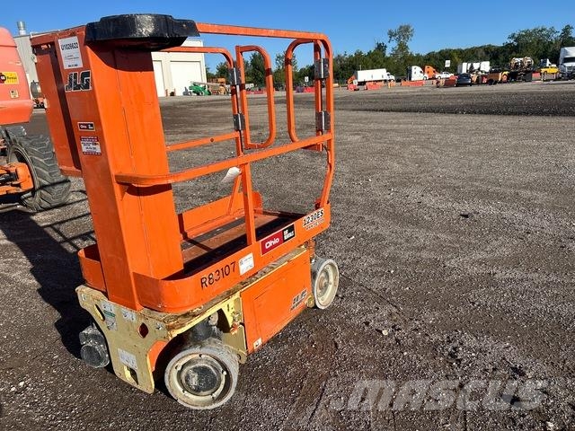 JLG 1230ES Вертикални мачтови повдигачи