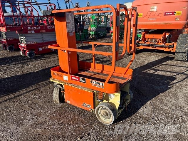 JLG 1230ES Вертикални мачтови повдигачи