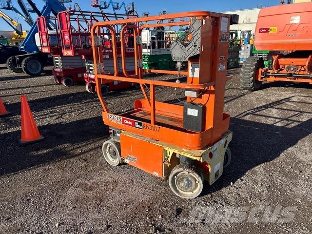 JLG 1230ES Вертикални мачтови повдигачи