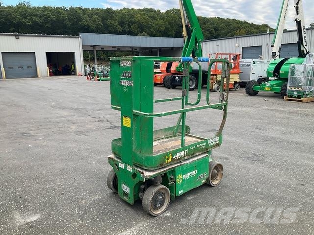 JLG 1230ES Vertikalna dvigala