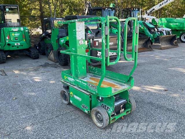 JLG 1230ES Vertikalna dvigala