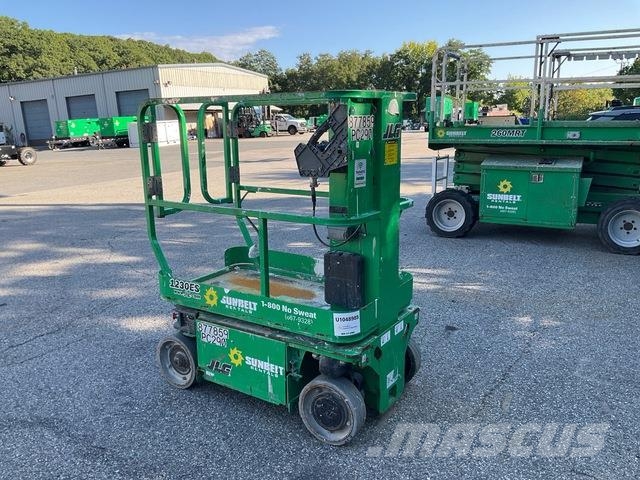 JLG 1230ES Vertikalna dvigala
