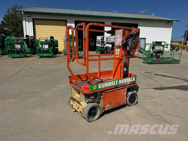 JLG 1230ES Вертикални мачтови повдигачи