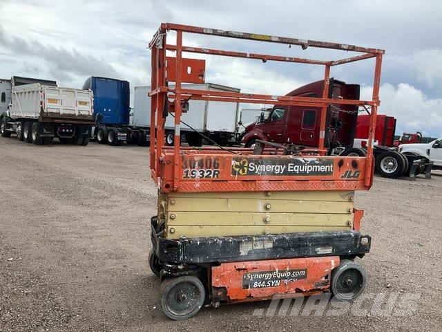 JLG 1932R Ножничные подъемники