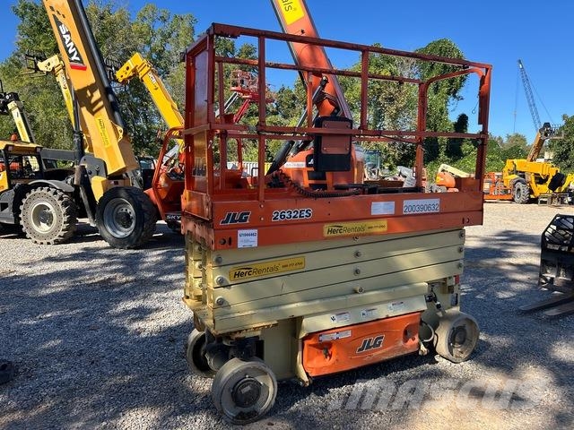 JLG 2632ES رافعات مقصية الشكل