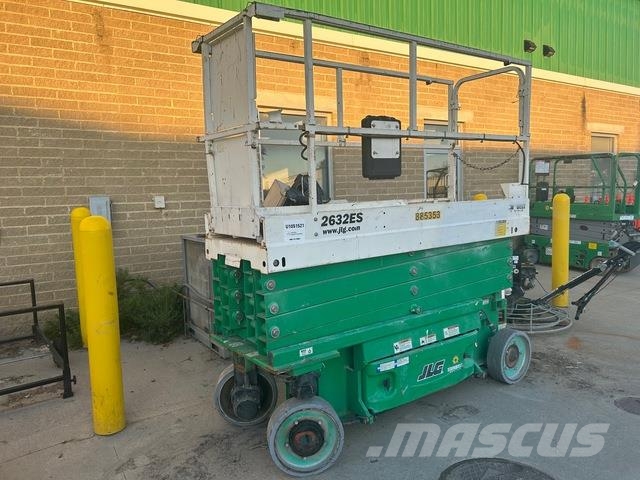 JLG 2632ES رافعات مقصية الشكل