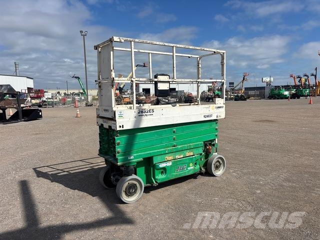 JLG 2632ES رافعات مقصية الشكل