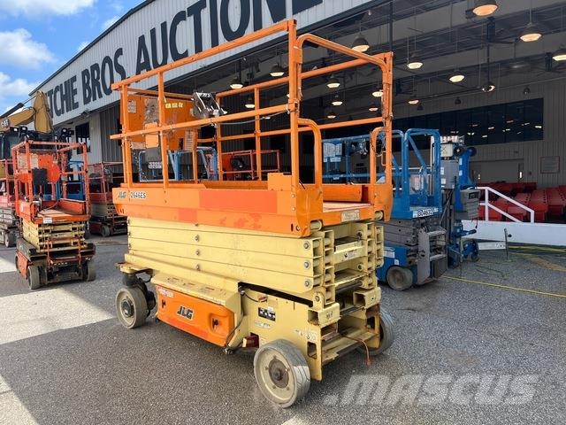 JLG 2646ES رافعات مقصية الشكل
