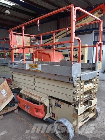 JLG 3246ES Käärtõstukid