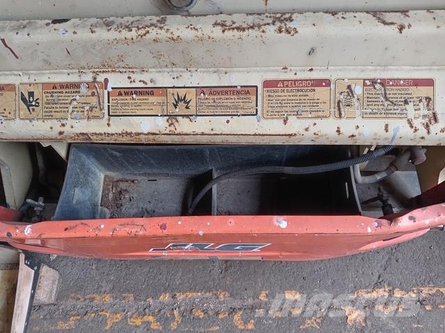 JLG 3246ES Käärtõstukid