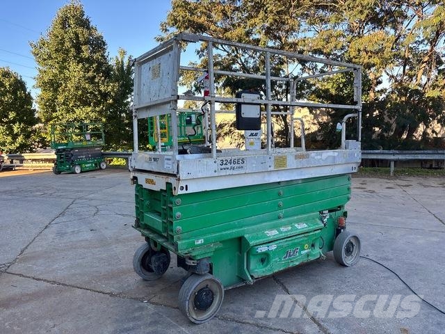JLG 3246ES Käärtõstukid