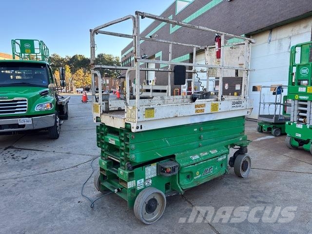JLG 3246ES Käärtõstukid