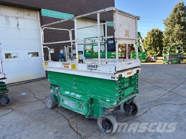 JLG 3246ES Ollós emelők