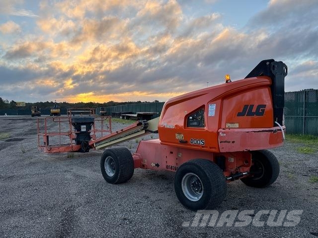 JLG 400S Telescopic boom lifts