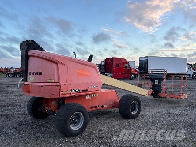 JLG 400S Telescopic boom lifts