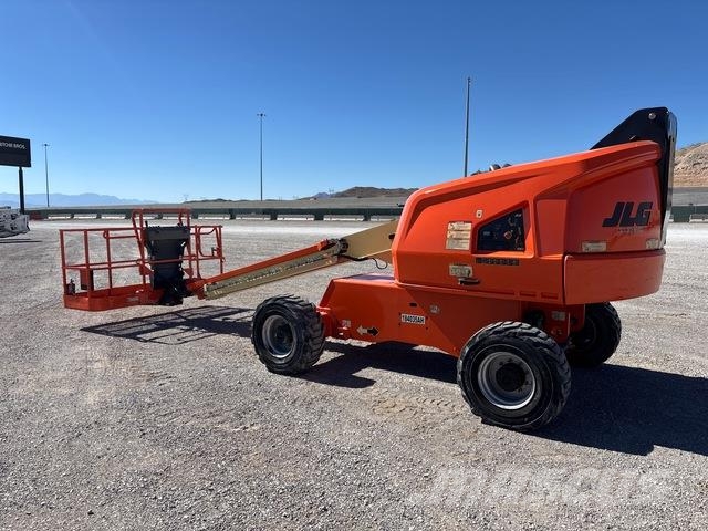 JLG 400S Telescopic boom lifts