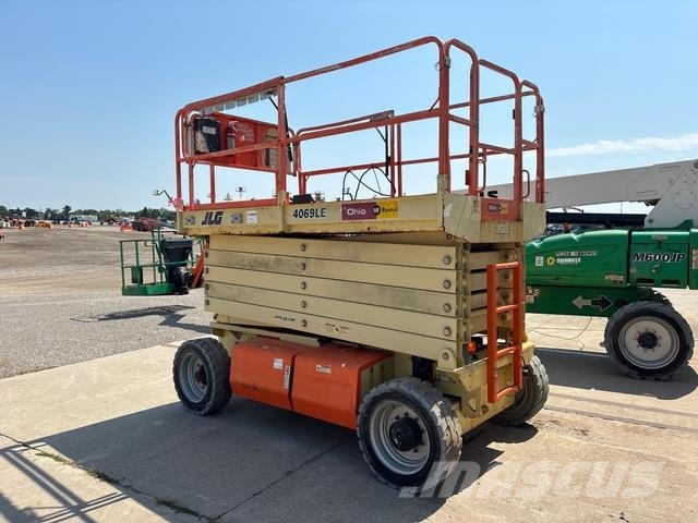 JLG 4069LE Šķerveida pacēlāji