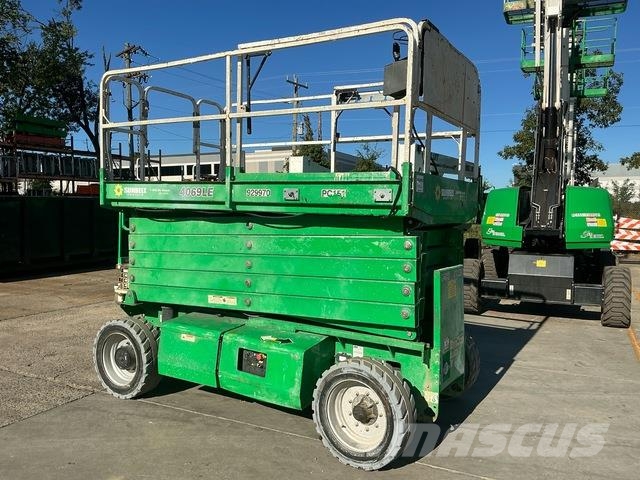 JLG 4069LE رافعات مقصية الشكل