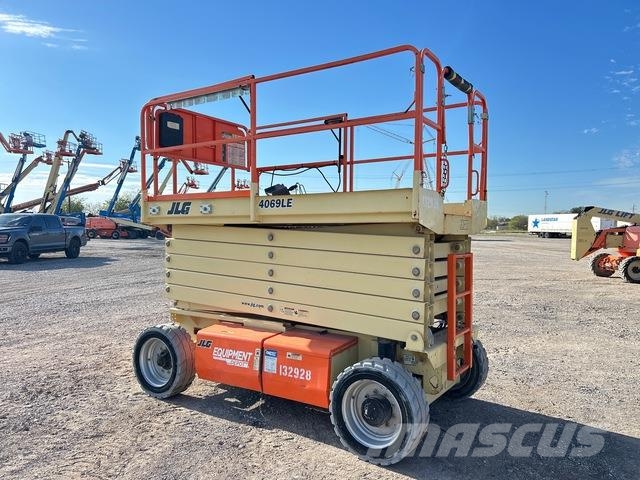 JLG 4069LE Ollós emelők