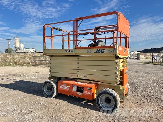 JLG 4069LE Ollós emelők