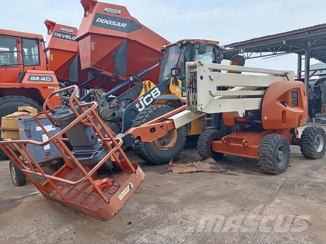 JLG 450A Knikarmhoogwerkers