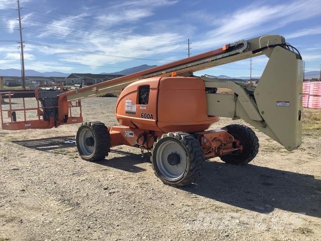 JLG 600A Articulated boom lifts