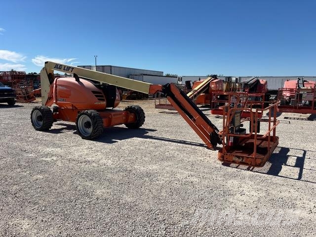 JLG 600AJ ブームリフト　屈伸型