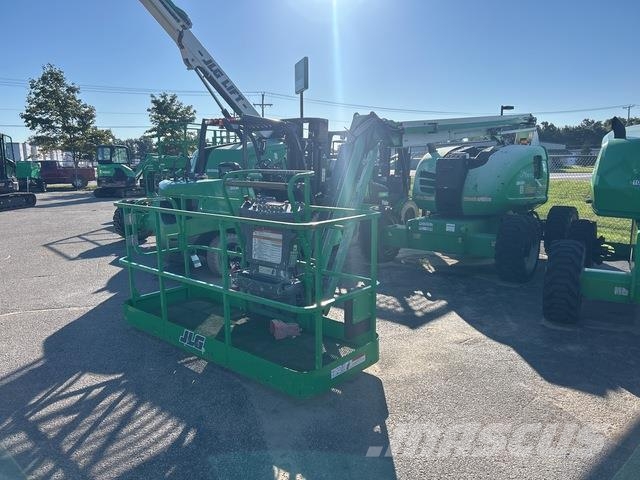 JLG 600AJ Bomliftar