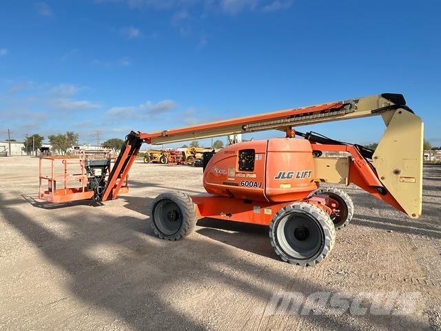 JLG 600AJ Articulated boom lifts