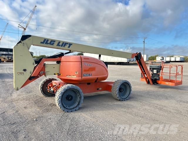 JLG 600AJ Articulated boom lifts