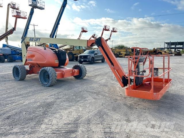 JLG 600AJ Articulated boom lifts