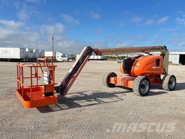 JLG 600AJ Articulated boom lifts