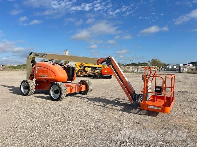 JLG 600AJ Articulated boom lifts